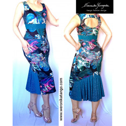 Pencil dress with the frill