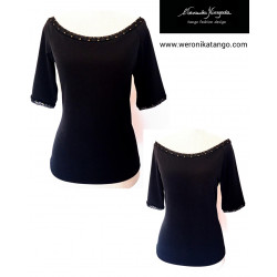 Top with sleeves off the shoulders