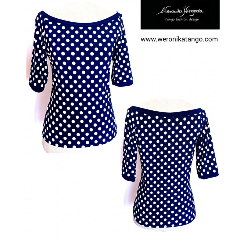 Top with sleeves off the shoulders