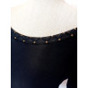 Top with sleeves off the shoulders