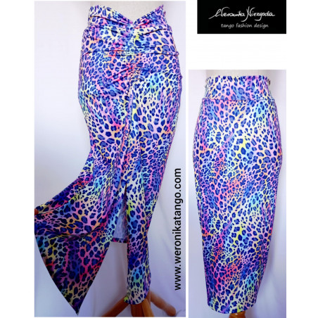 Veronica - pencil skirt with ruffles at the back