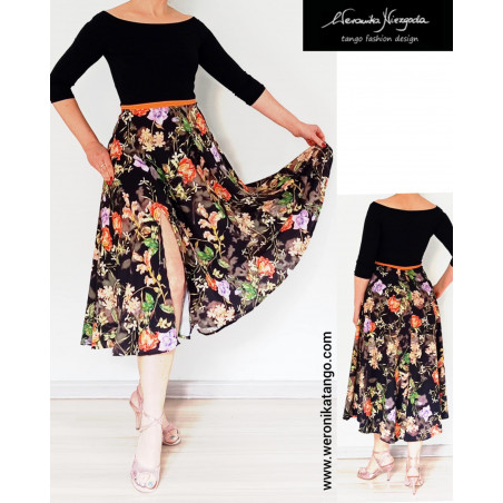 Wide dancing dress with silky skirt