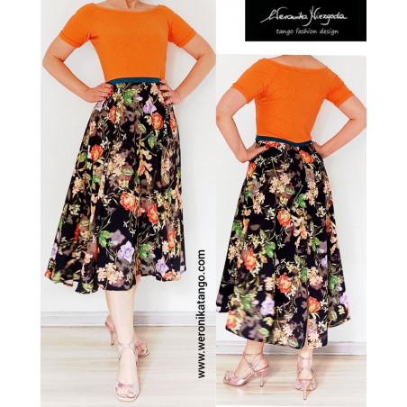 Wide dancing dress with silky skirt