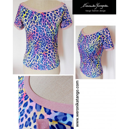 Top with sleeves off the shoulders