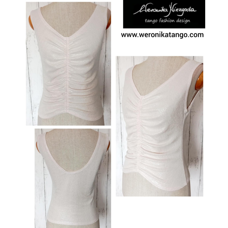 Amy - Top with ruffles at the front