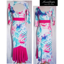 Ołówkowa sukienka z okienkiem