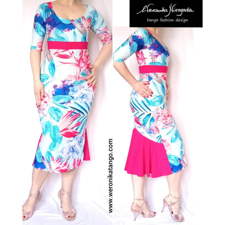 Ołówkowa sukienka z okienkiem