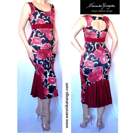 Ołówkowa sukienka z okienkiem