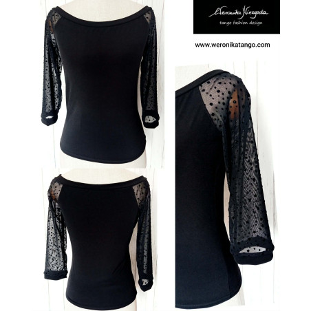 Top with sleeves off the shoulders