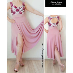 Szeroka tańcząca sukienka z okienkiem